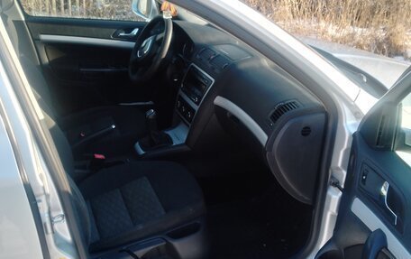 Skoda Octavia, 2011 год, 760 000 рублей, 11 фотография