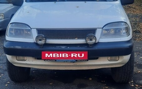 Chevrolet Niva I рестайлинг, 2003 год, 300 000 рублей, 2 фотография