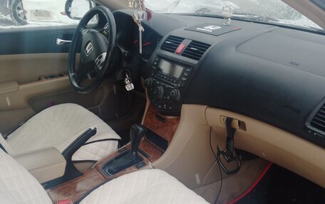 Honda Accord VII рестайлинг, 2004 год, 700 000 рублей, 16 фотография