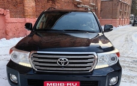 Toyota Land Cruiser 200, 2014 год, 4 000 000 рублей, 10 фотография