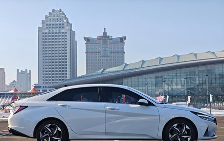 Hyundai Elantra, 2022 год, 1 420 000 рублей, 4 фотография