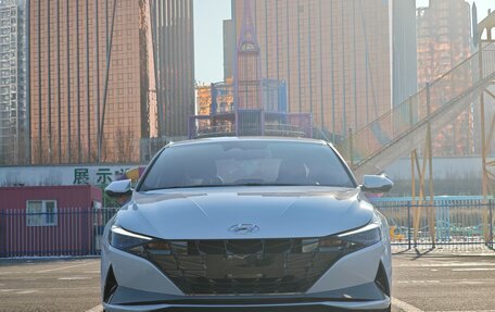 Hyundai Elantra, 2022 год, 1 420 000 рублей, 2 фотография