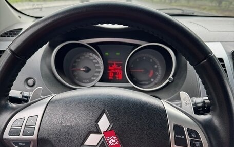 Mitsubishi Outlander III рестайлинг 3, 2008 год, 950 000 рублей, 7 фотография