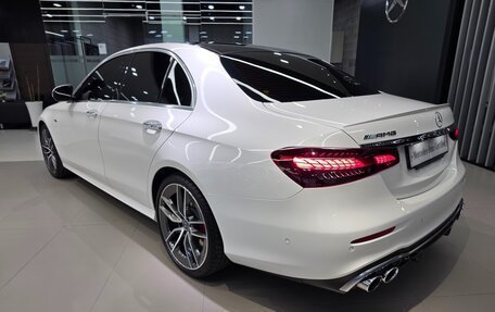 Mercedes-Benz E-Класс AMG, 2022 год, 9 680 000 рублей, 2 фотография