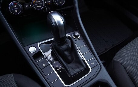 Volkswagen Jetta VII, 2019 год, 1 890 000 рублей, 17 фотография