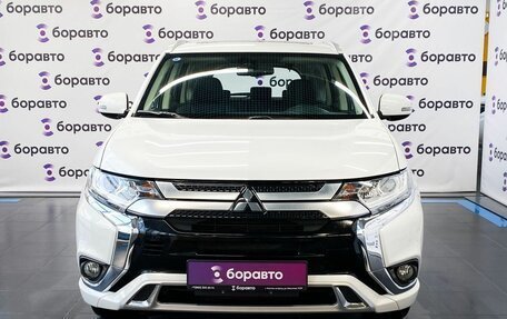 Mitsubishi Outlander III рестайлинг 3, 2022 год, 2 700 000 рублей, 3 фотография