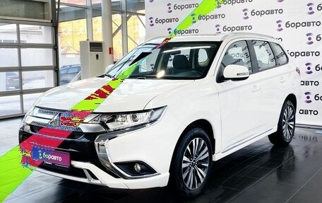 Mitsubishi Outlander III рестайлинг 3, 2022 год, 2 700 000 рублей, 2 фотография