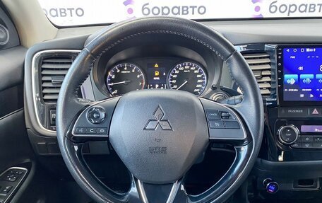 Mitsubishi Outlander III рестайлинг 3, 2022 год, 2 700 000 рублей, 9 фотография