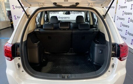 Mitsubishi Outlander III рестайлинг 3, 2022 год, 2 700 000 рублей, 21 фотография