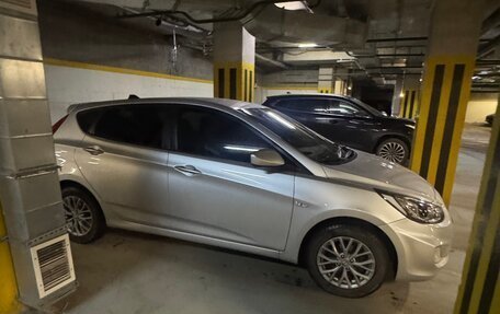 Hyundai Solaris II рестайлинг, 2012 год, 840 000 рублей, 1 фотография