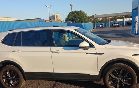 Volkswagen Tiguan II, 2021 год, 3 530 000 рублей, 5 фотография