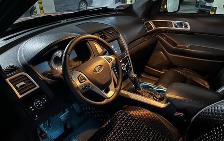 Ford Explorer VI, 2015 год, 1 850 000 рублей, 23 фотография