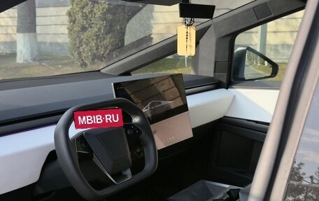 Tesla Cybertruck, 2024 год, 10 000 000 рублей, 7 фотография