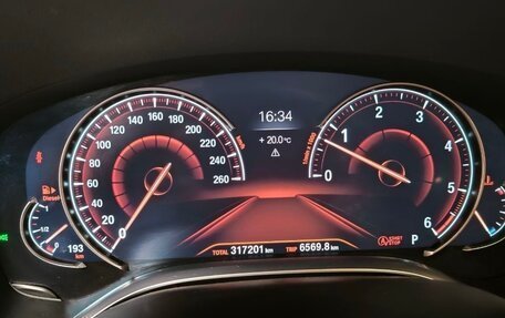 BMW 7 серия, 2018 год, 2 460 000 рублей, 9 фотография