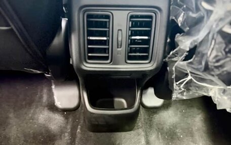 Honda Vezel, 2024 год, 2 340 000 рублей, 15 фотография