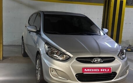 Hyundai Solaris II рестайлинг, 2012 год, 840 000 рублей, 2 фотография
