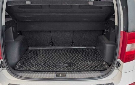 Skoda Yeti I рестайлинг, 2015 год, 1 400 000 рублей, 25 фотография