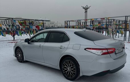 Toyota Camry, 2021 год, 3 100 000 рублей, 4 фотография