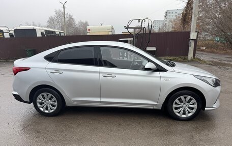 Hyundai Solaris II рестайлинг, 2021 год, 1 577 000 рублей, 5 фотография