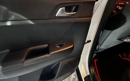 KIA Sportage IV рестайлинг, 2020 год, 2 550 000 рублей, 13 фотография