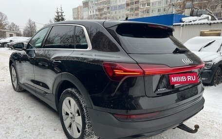 Audi e-tron I, 2019 год, 3 750 000 рублей, 4 фотография