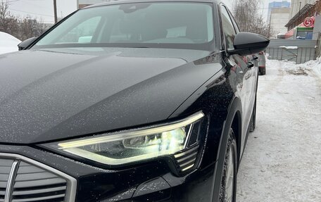 Audi e-tron I, 2019 год, 3 750 000 рублей, 20 фотография