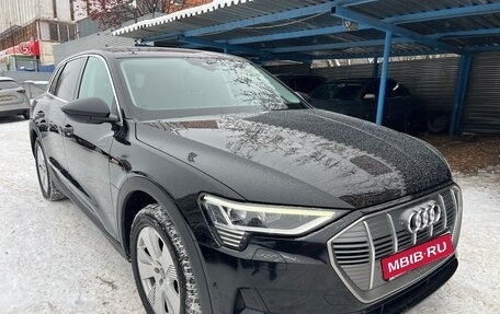 Audi e-tron I, 2019 год, 3 750 000 рублей, 8 фотография