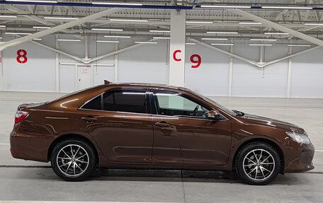 Toyota Camry, 2017 год, 1 800 000 рублей, 8 фотография