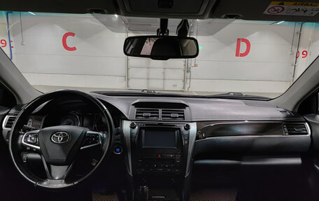 Toyota Camry, 2017 год, 1 800 000 рублей, 18 фотография