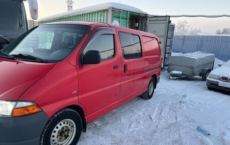 Toyota HiAce, 2002 год, 1 100 000 рублей, 11 фотография