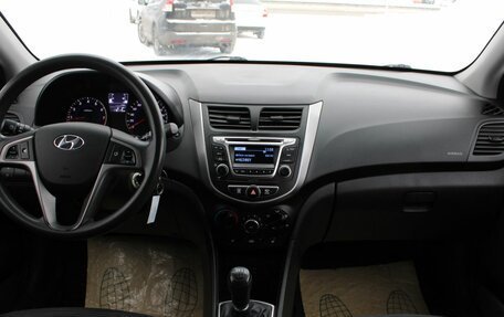 Hyundai Solaris II рестайлинг, 2015 год, 974 000 рублей, 16 фотография