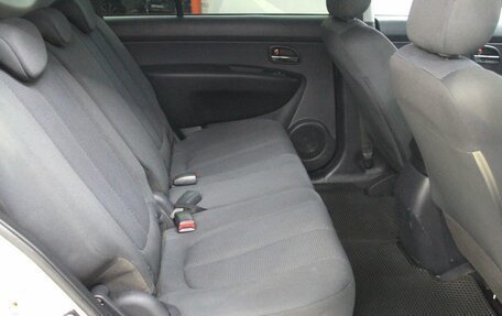 KIA Carens III (RP), 2011 год, 708 800 рублей, 18 фотография