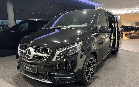 Mercedes-Benz V-Класс, 2023 год, 29 700 000 рублей, 1 фотография