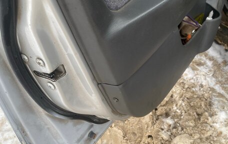 KIA Shuma II, 2004 год, 135 000 рублей, 3 фотография