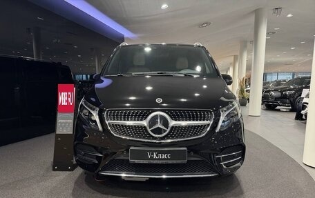 Mercedes-Benz V-Класс, 2023 год, 29 700 000 рублей, 2 фотография