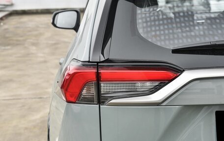 Toyota RAV4, 2025 год, 3 880 000 рублей, 3 фотография