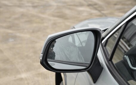 Toyota RAV4, 2025 год, 3 880 000 рублей, 6 фотография