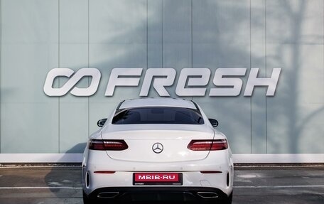 Mercedes-Benz E-Класс, 2017 год, 3 750 000 рублей, 4 фотография