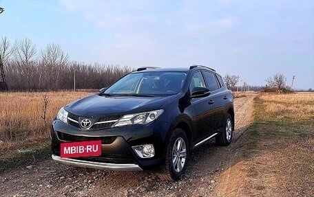 Toyota RAV4, 2014 год, 2 300 000 рублей, 3 фотография