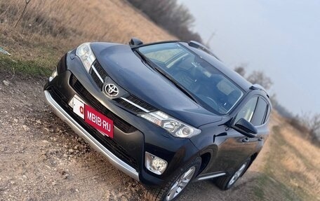 Toyota RAV4, 2014 год, 2 300 000 рублей, 2 фотография