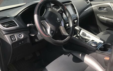 Mitsubishi Pajero Sport III рестайлинг, 2022 год, 3 990 000 рублей, 3 фотография