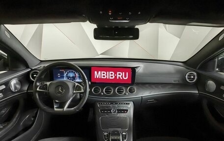 Mercedes-Benz E-Класс, 2017 год, 4 400 000 рублей, 14 фотография