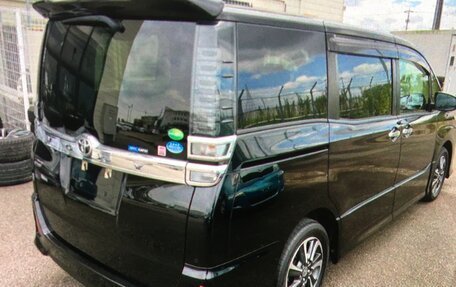 Toyota Voxy III, 2020 год, 3 100 000 рублей, 3 фотография