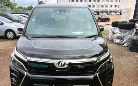 Toyota Voxy III, 2020 год, 3 100 000 рублей, 2 фотография