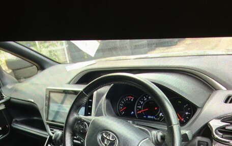 Toyota Voxy III, 2020 год, 3 100 000 рублей, 6 фотография