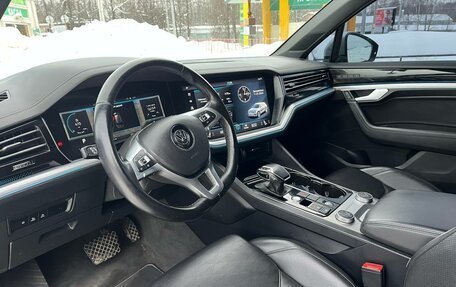 Volkswagen Touareg III, 2018 год, 4 450 000 рублей, 17 фотография