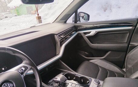 Volkswagen Touareg III, 2018 год, 4 450 000 рублей, 26 фотография