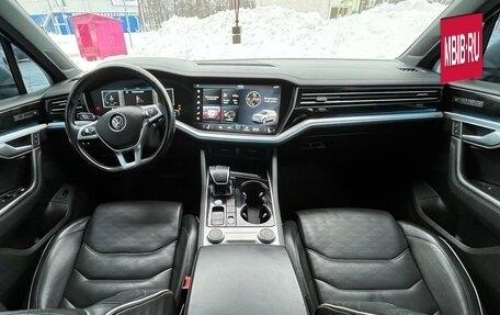 Volkswagen Touareg III, 2018 год, 4 450 000 рублей, 15 фотография