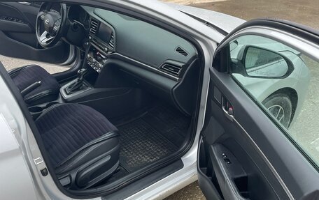 Hyundai Elantra VI рестайлинг, 2019 год, 1 550 000 рублей, 7 фотография