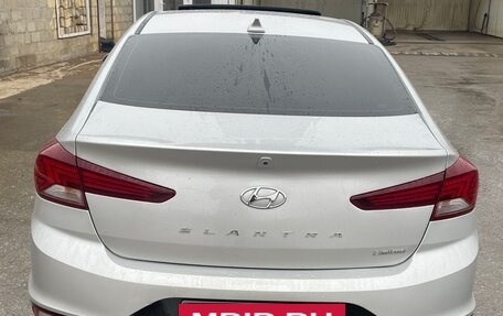 Hyundai Elantra VI рестайлинг, 2019 год, 1 550 000 рублей, 2 фотография